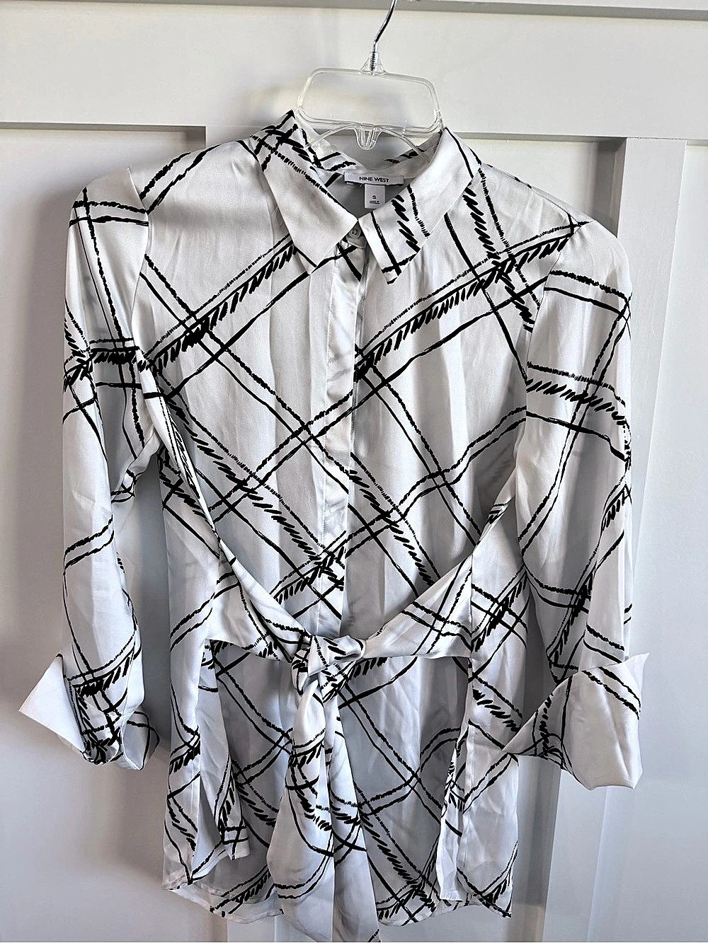 Nine West Abstract Tie-Waist Button Down Top White Small with cuffed long sleeve